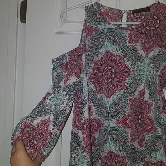 Paisley Off Shoulder Blouse - Picture 2 of 4